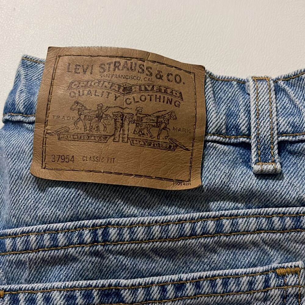 Levi’s 910 Vintage Rolled Hem Shorts Light Wash Classic Fit Women’s Size 9 JR - Picture 3 of 9